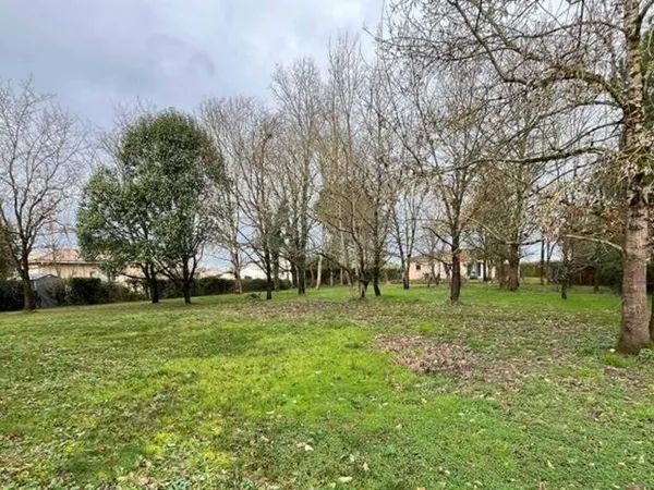 Terrain constructible 1117 m²