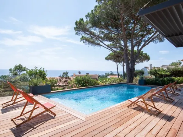 LOCATION SAISONNIÈRE - GOLFE DE SAINT-TROPEZ/SAINTE-MAXIME - VILLA MODERNE - 6 CHAMBRES - VUE MER