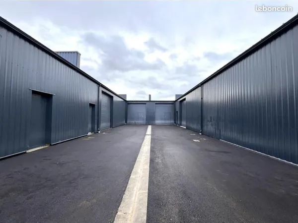 VENTE de locaux d'activités ou de stockage