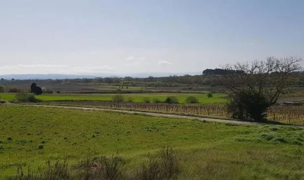 Terrain 600 m²