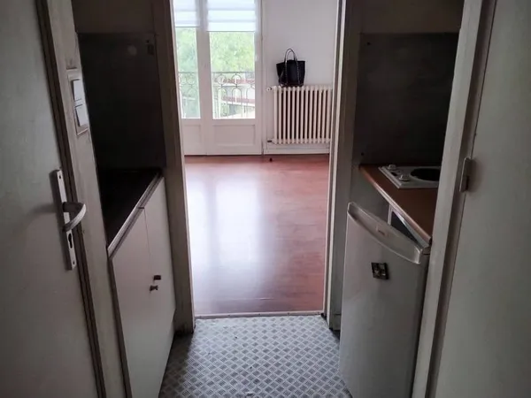 Studio 1 pièce 12 m²