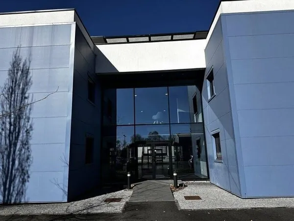 Bureau 135 m²