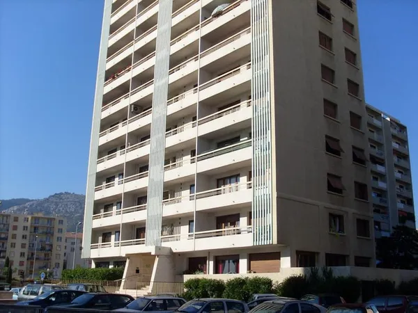 TOULON AGUILLON 85m2 en RDC pour bureaux ou libérale