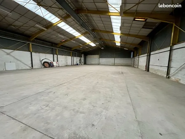 Entrepôt 1000 m² SAINT QUENTIN