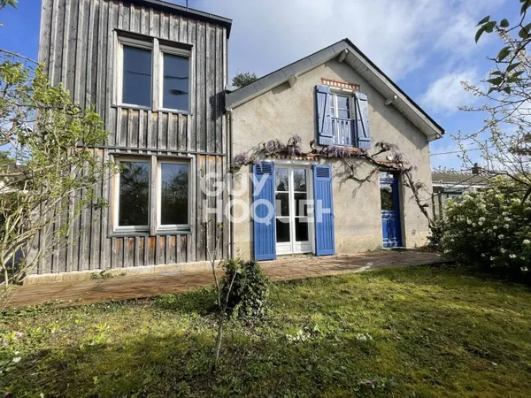 MAISON À VENDRE DE 7 PIÈCES DE 136,00 M²