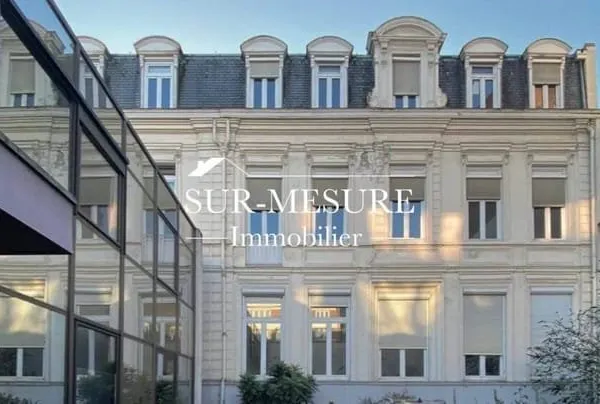 Immeuble 1628 m²
