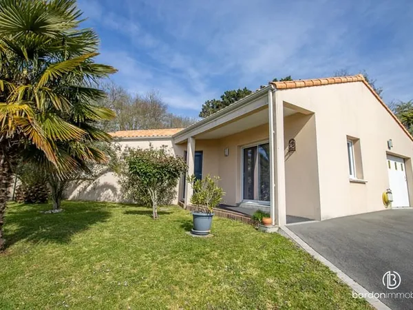 Maison 5 pièces - 92 m² - Proche du centre-bourg