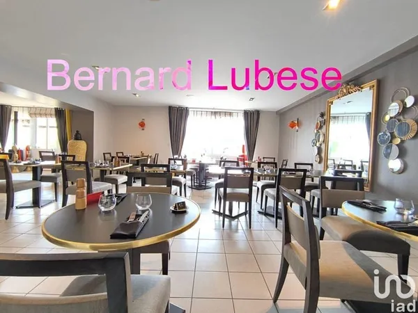 Local commercial 700 m²