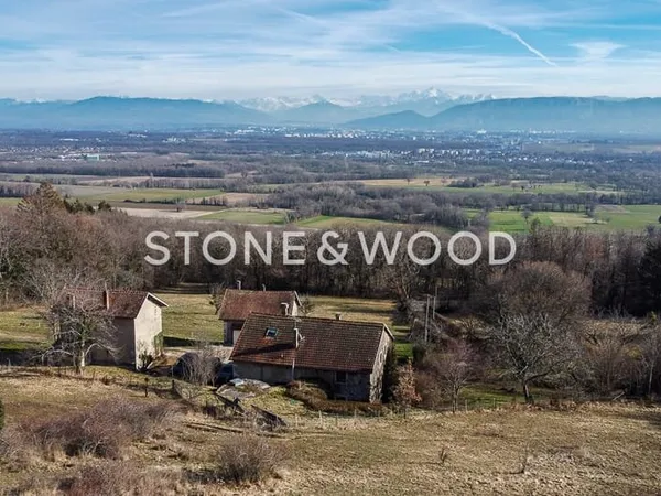 Ensemble immobilier de caractère au pied du Jura