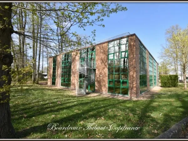 Bureaux 2400 m²
