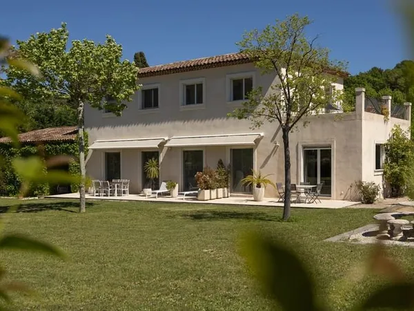Maison 3 pièces 250 m²