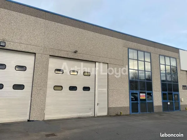 Local industriel 411 m²
