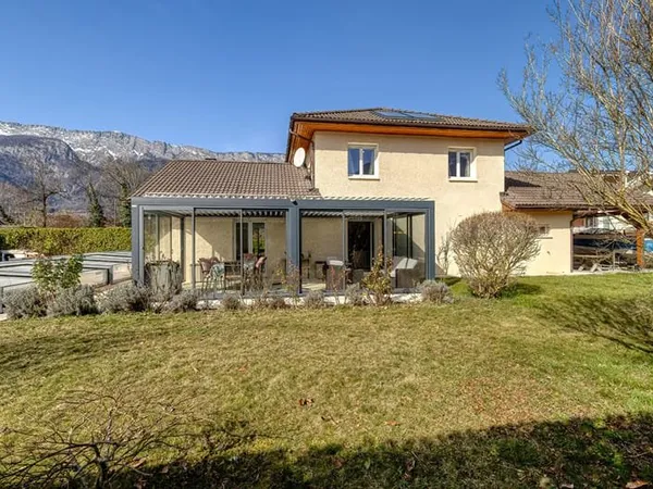 DOUSSARD - Maison individuelle avec piscine à vendre en exclusivité