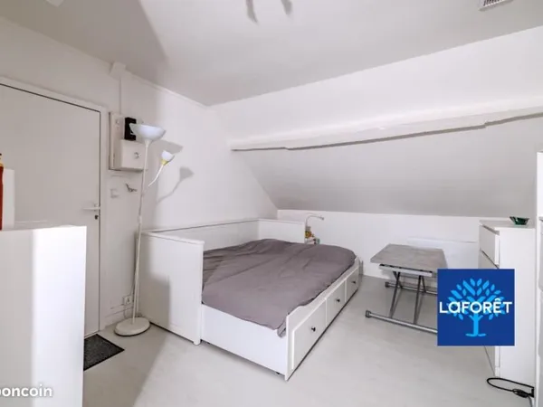 Studio 1 pièce 14 m²