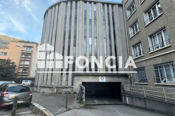 Stationnement Location Grenoble  16m² 90€