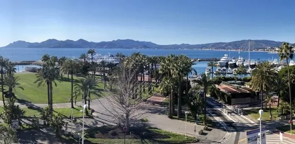Cannes Croisette Vue mer