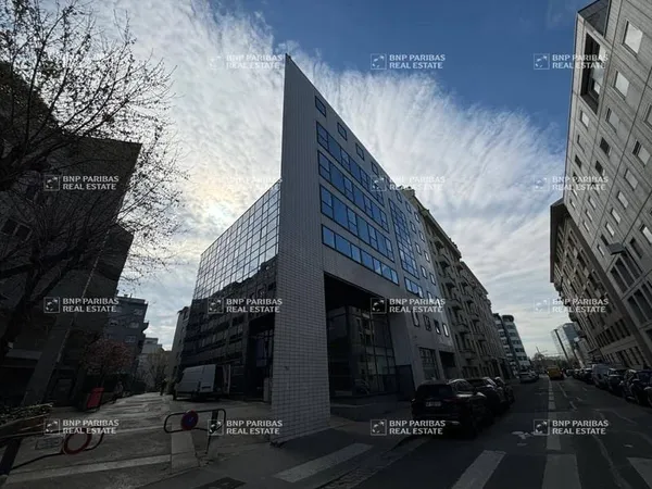 Bureaux 77 m²