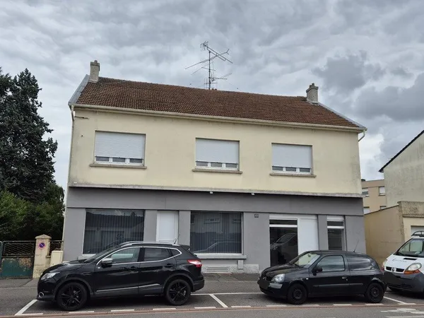 Maison individuelle avec local commercial