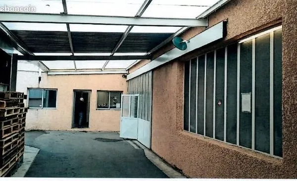 574 m² d'Activité & Bureaux - Site Ultra-Sécurisé (Vidéo) - Vaulx-en-Velin
