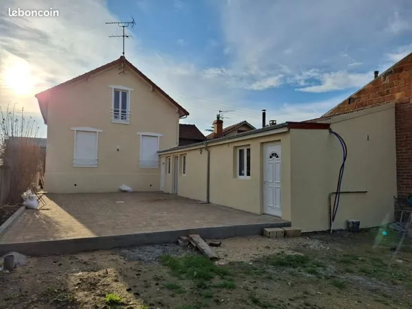 Chambre meublée 15 m² en colocation - SDB privée - Proche gare Pierrelaye