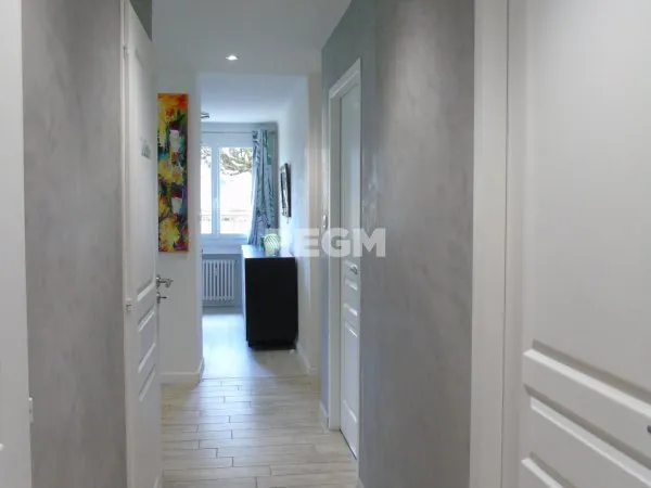 Grand appartement avec trois chambre et deux balcons à achet