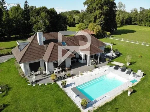Propriété 5 pièces 169 m²