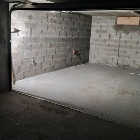 Garage pour moto