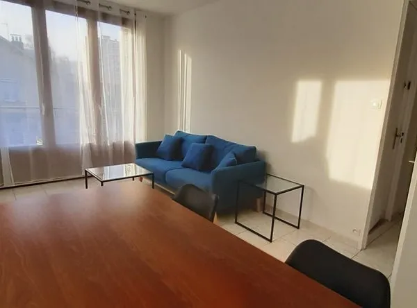 a louer 1 chambre dans appartement refait a neuf