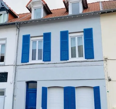 Centre ville, maison de ville rénovée