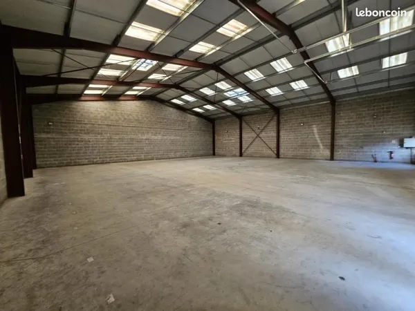 Local d'activité 396 m²