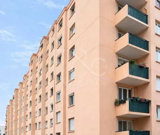 Local d'activité 66 m²