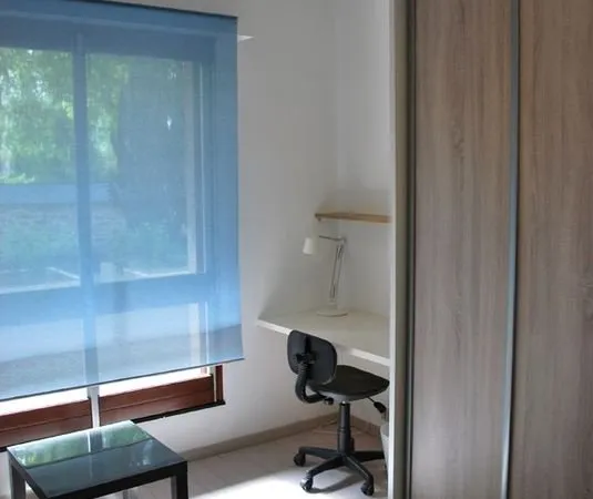 Agréable studio meublé - centre ville - face au Palais St Georges