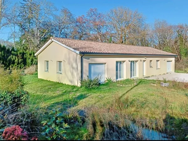 Maison de 160m² plus garage sur 2644m² de parcelle !!!