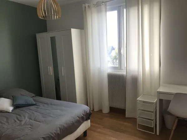 Loue chambre dans appartement