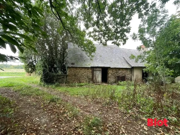 A vendre chez BLOT VITRE !! Ancienne bâtisse à rénover proche d'ARGENTRE DU PLESSIS
