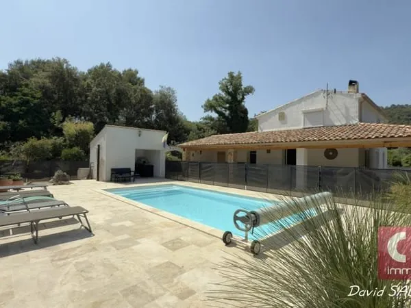 Propriété avec dépendance, piscine et grand terrain! Havre de paix à Garéoult