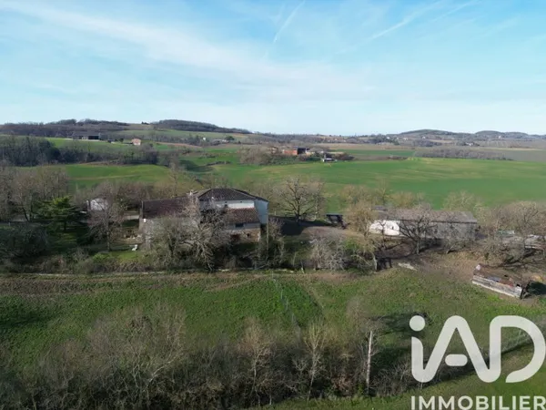 Maison 10 pièces 379 m²