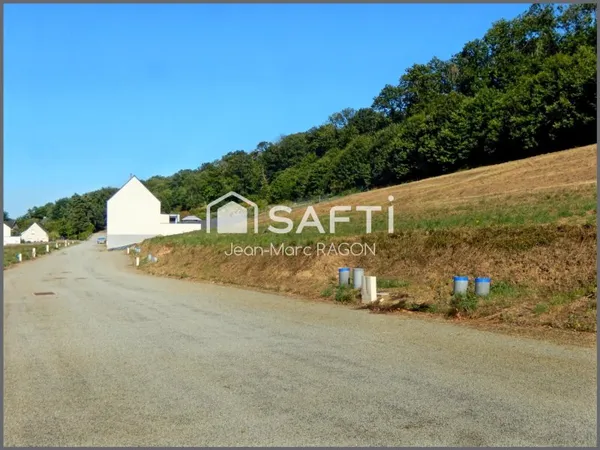 Terrain constructible de 651 m²