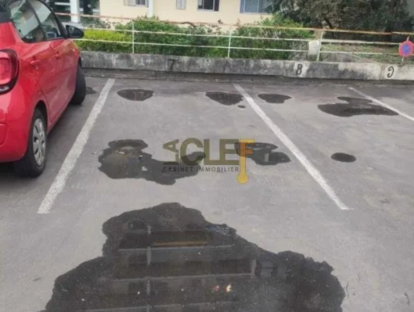 Place de parking Avenue Aristide Briand