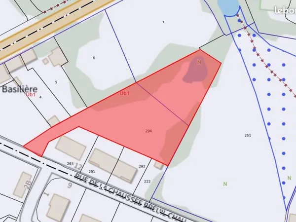 Terrain constructible 2700 m² - cadre calme avec mare 🌿
