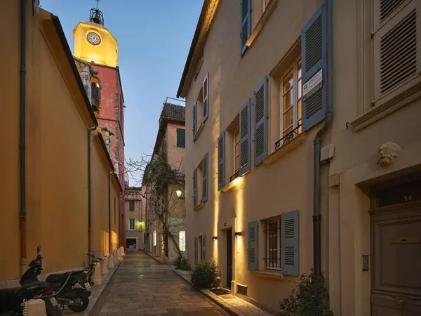 Maison 5 pièces 380 m²