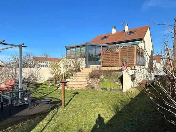 Maison 8 pièces 151 m²