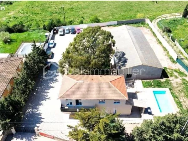 Propriété 8 pièces 180 m²