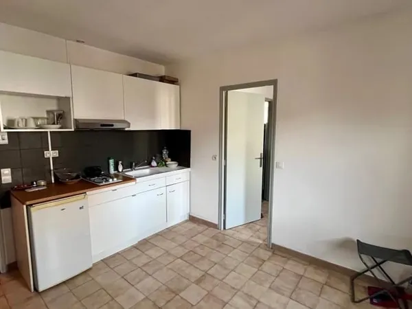 ARLES - Quartier recherché de la Roquette Idéal investisseur