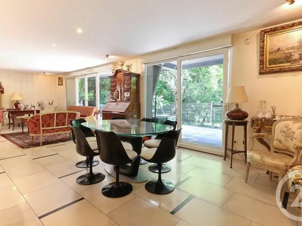 Appartement 5 pièces 199 m²