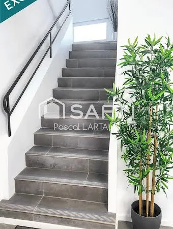Local 7 pièces 216 m²
