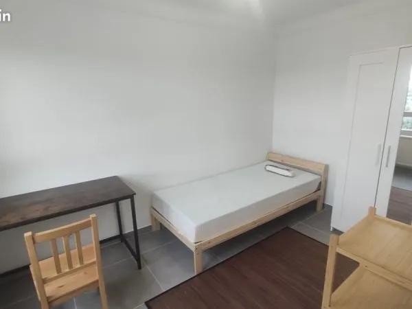 Chambre meublée de 9,5 m2 HOUILLES 550/mois colocation dans appartement rénové à 5 minutes à pied de