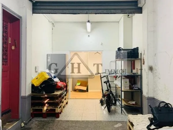 300 m² indépendant entrepôt bureaux à vendre à AUBERVILLIERS