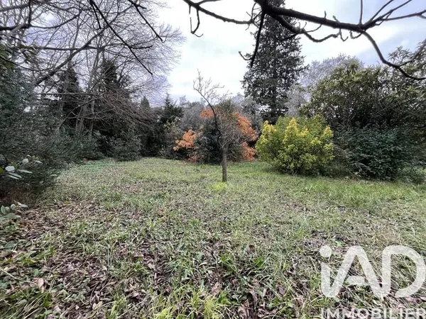 Terrain 800 m²
