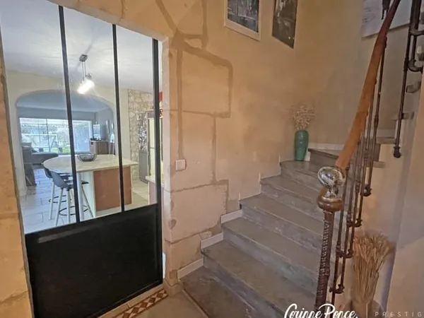 BELLEGARDE MAISON DE VILLAGE RENOVEE 165 m2 JARDIN GARAGE